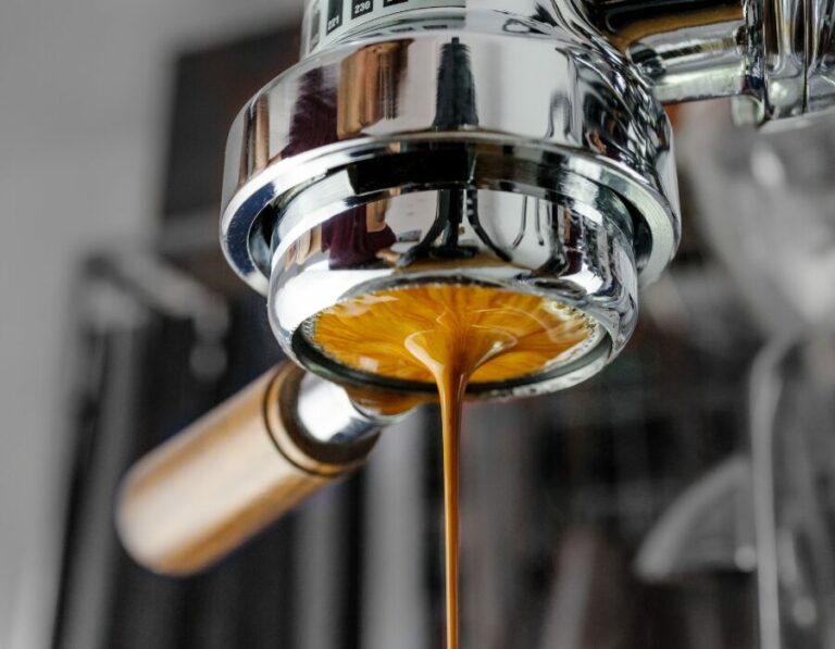 In addition to their functionality, modern coffee machines also emphasize aesthetics.
